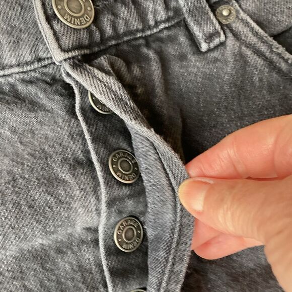 Garage Denim Button Fly Black Distressed Vintage Frayed Hem Shorts Junior Sz 1 - Picture 4 of 10